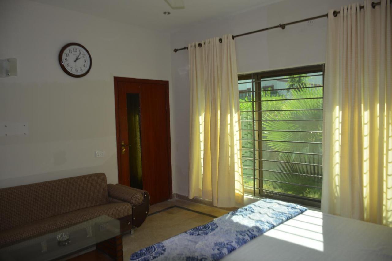 The Travelers Den Hotel Islamabad Exterior photo