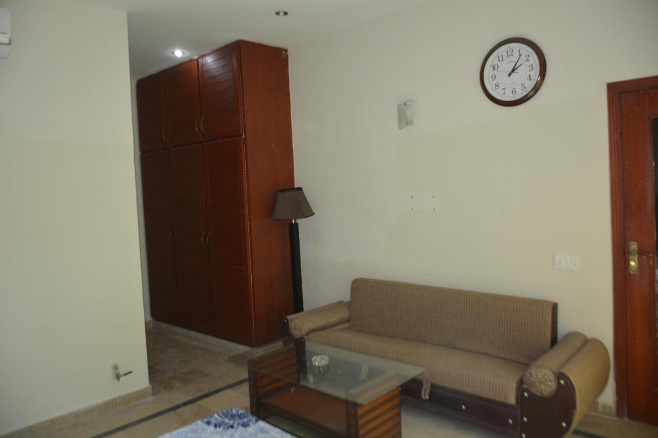 The Travelers Den Hotel Islamabad Exterior photo