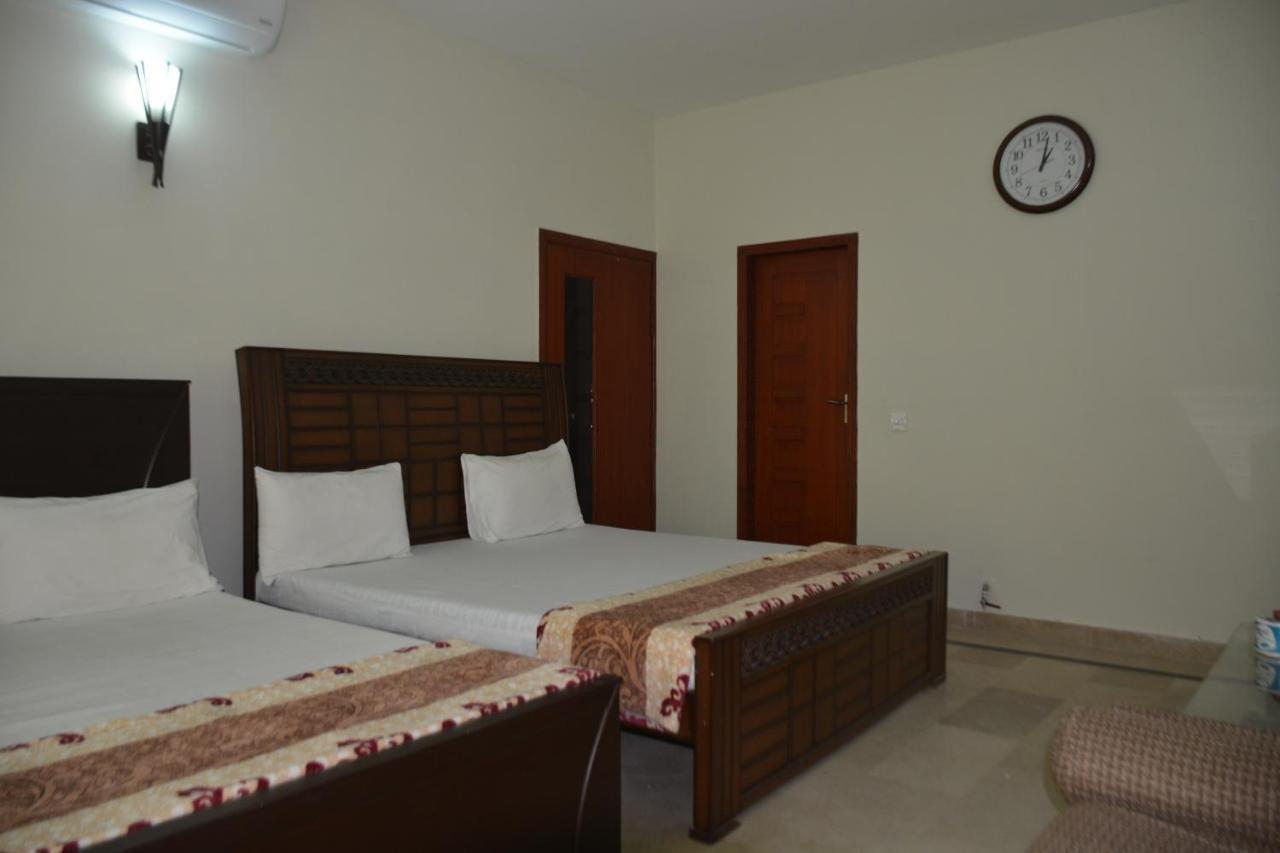 The Travelers Den Hotel Islamabad Exterior photo