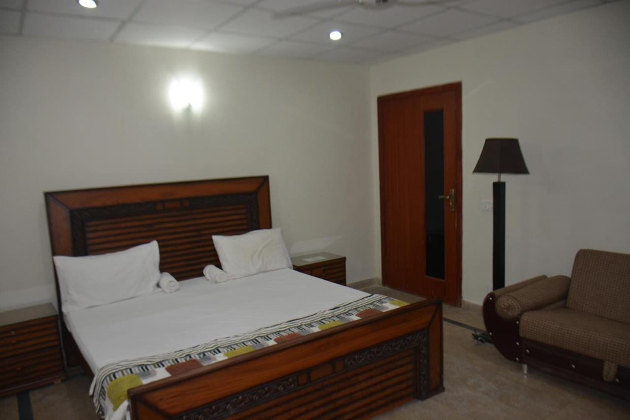 The Travelers Den Hotel Islamabad Exterior photo