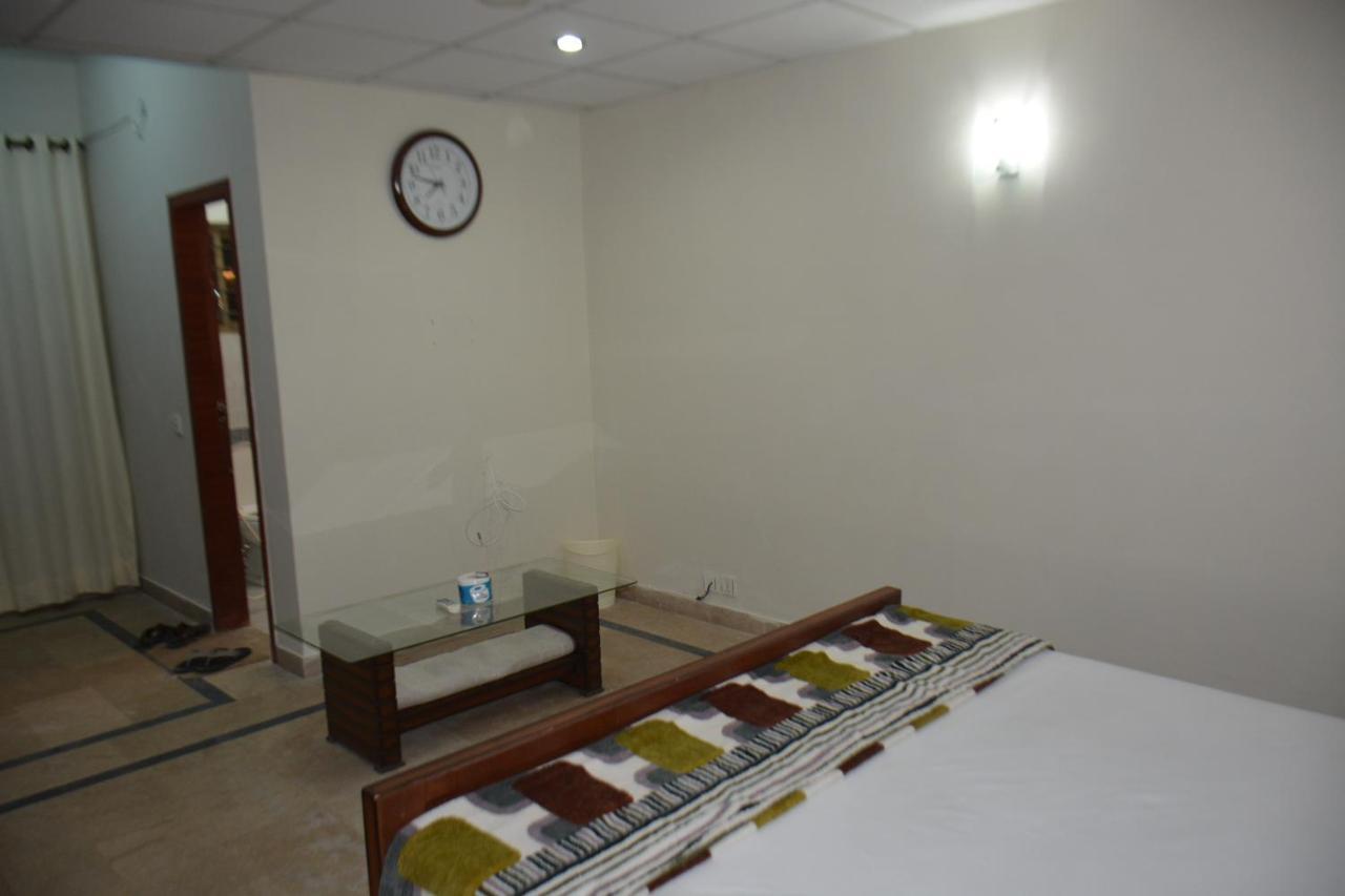 The Travelers Den Hotel Islamabad Exterior photo