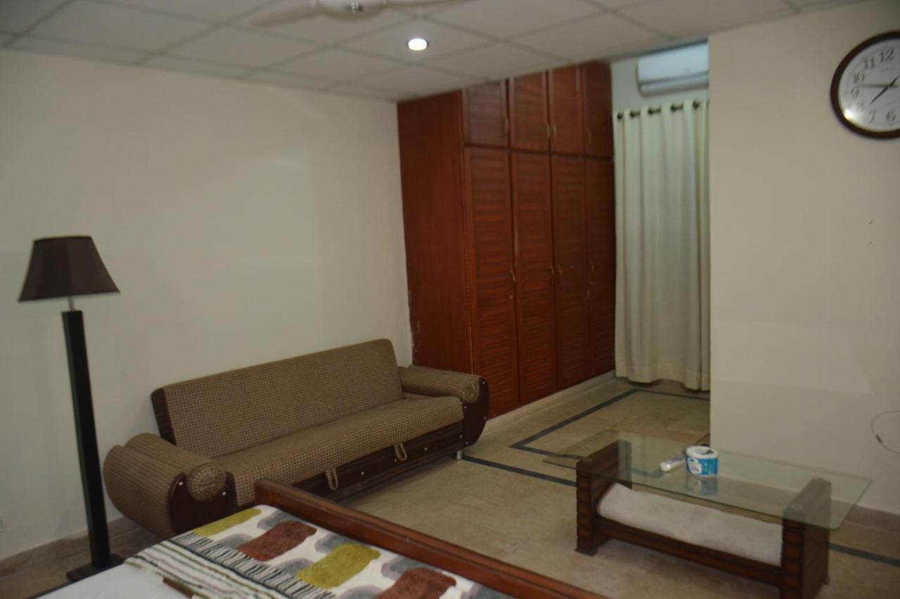The Travelers Den Hotel Islamabad Exterior photo