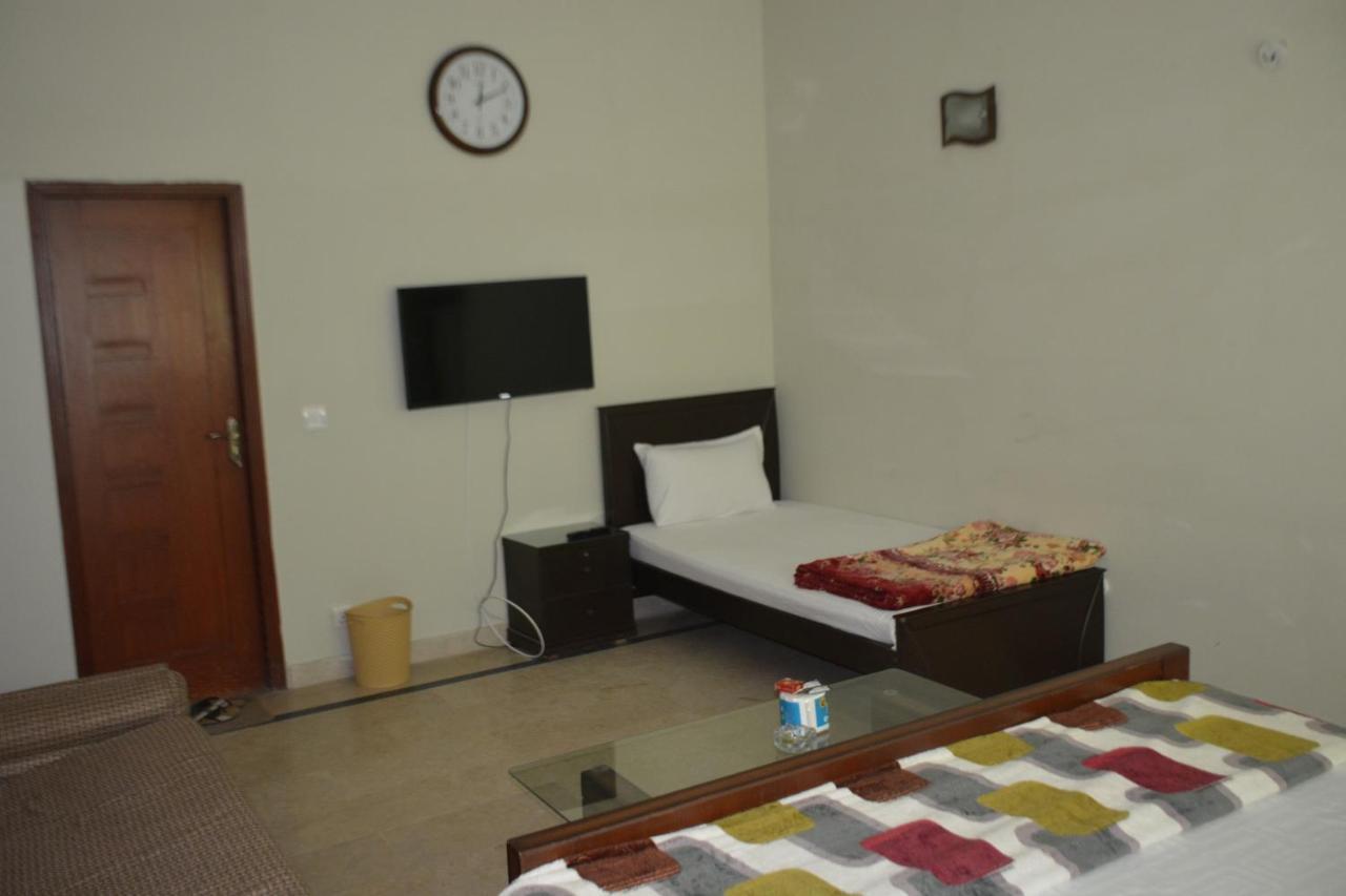 The Travelers Den Hotel Islamabad Exterior photo