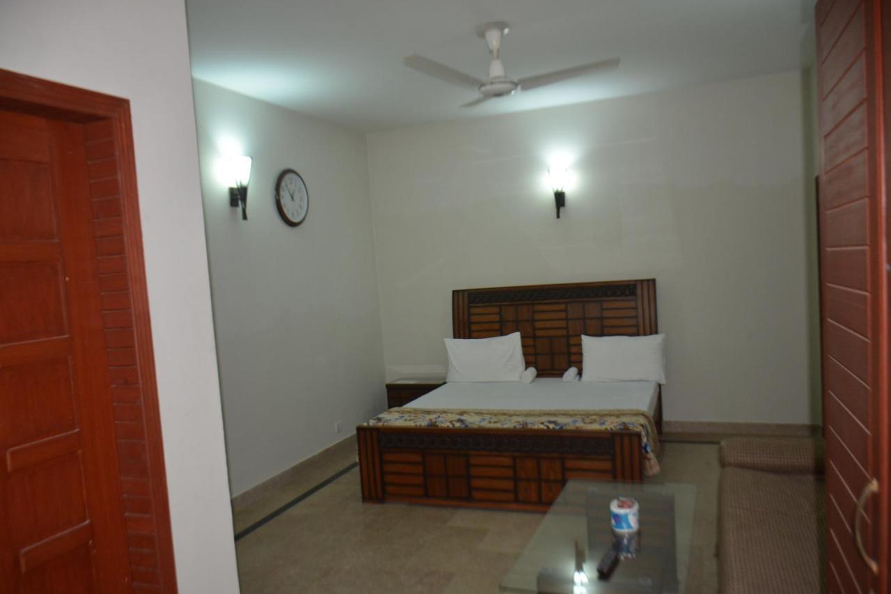 The Travelers Den Hotel Islamabad Exterior photo