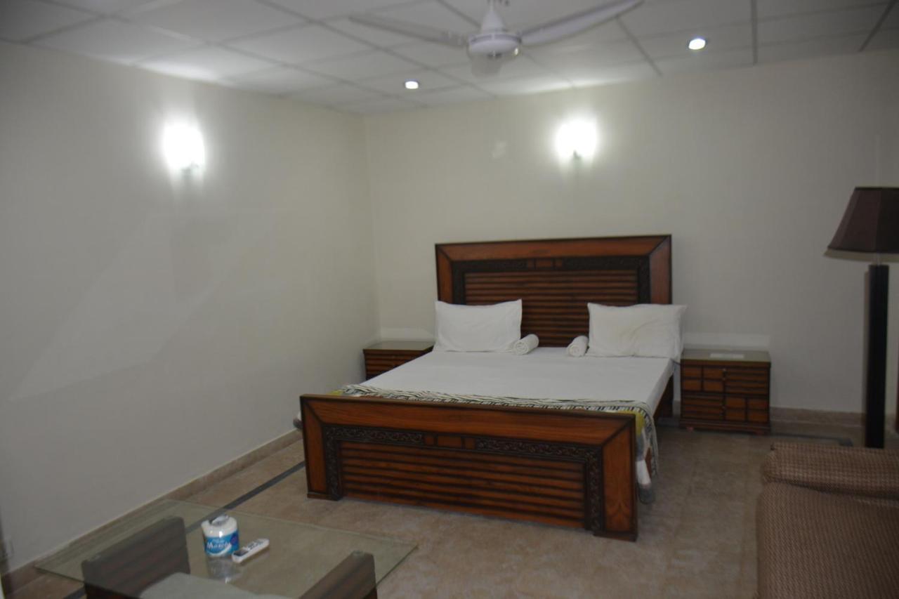 The Travelers Den Hotel Islamabad Exterior photo