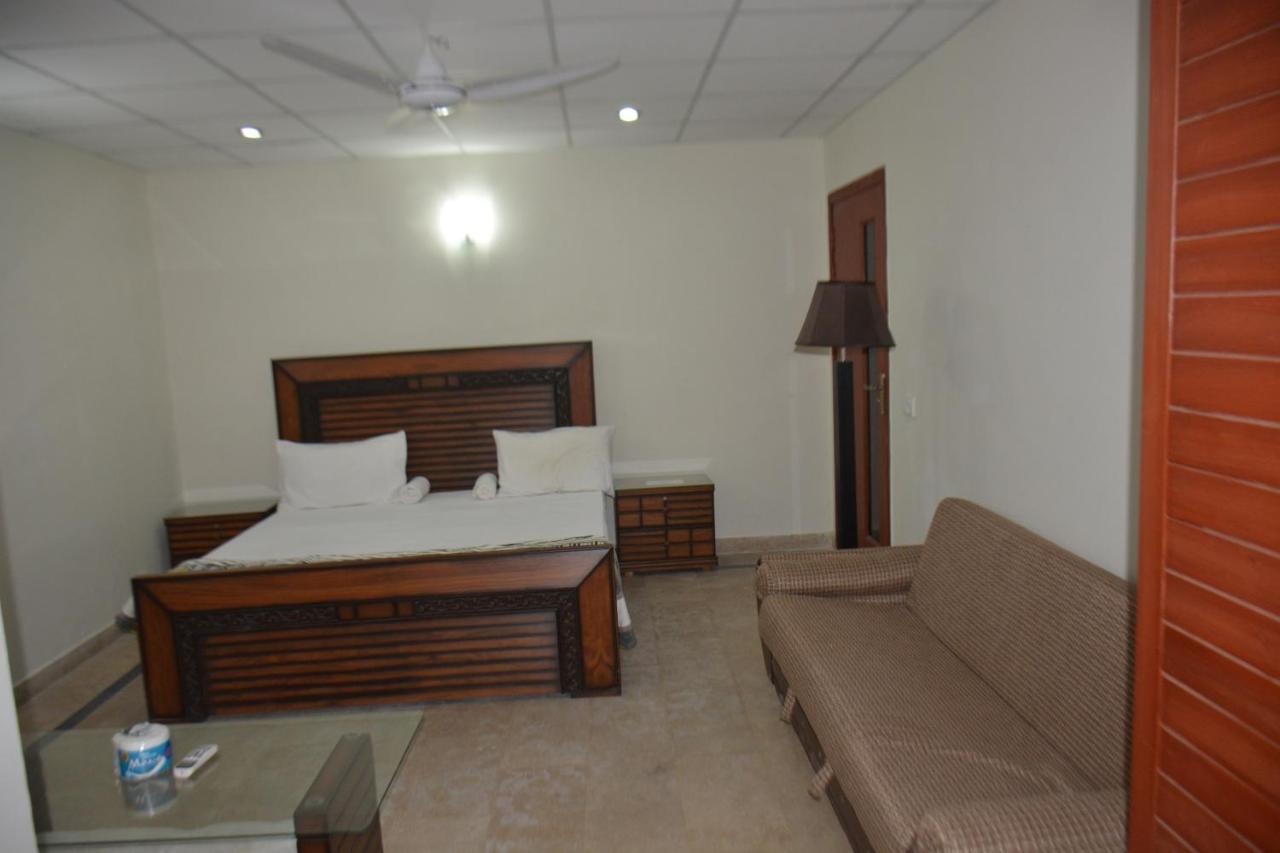 The Travelers Den Hotel Islamabad Exterior photo